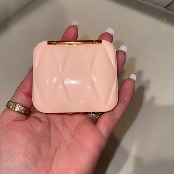 New Miu Miu Pink hard Quilted Compact Mirror with Gold accents - Picture 7 of 9